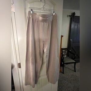 Cyrus Lounge Ribbed Wide Leg Lounge Pant in Kitten Heather, size Medium